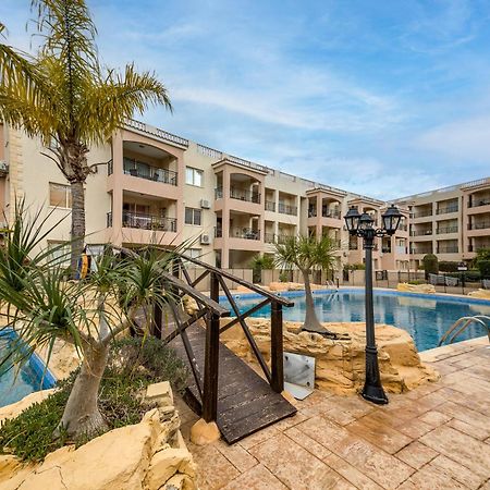 Sunny View - A Stunning Apartment With Private Rooftop Pafos Dış mekan fotoğraf