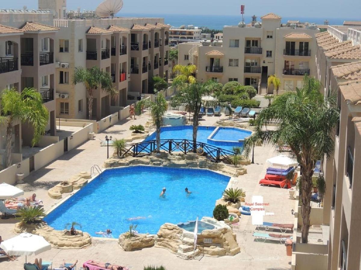 Sunny View - A Stunning Apartment With Private Rooftop Pafos Dış mekan fotoğraf