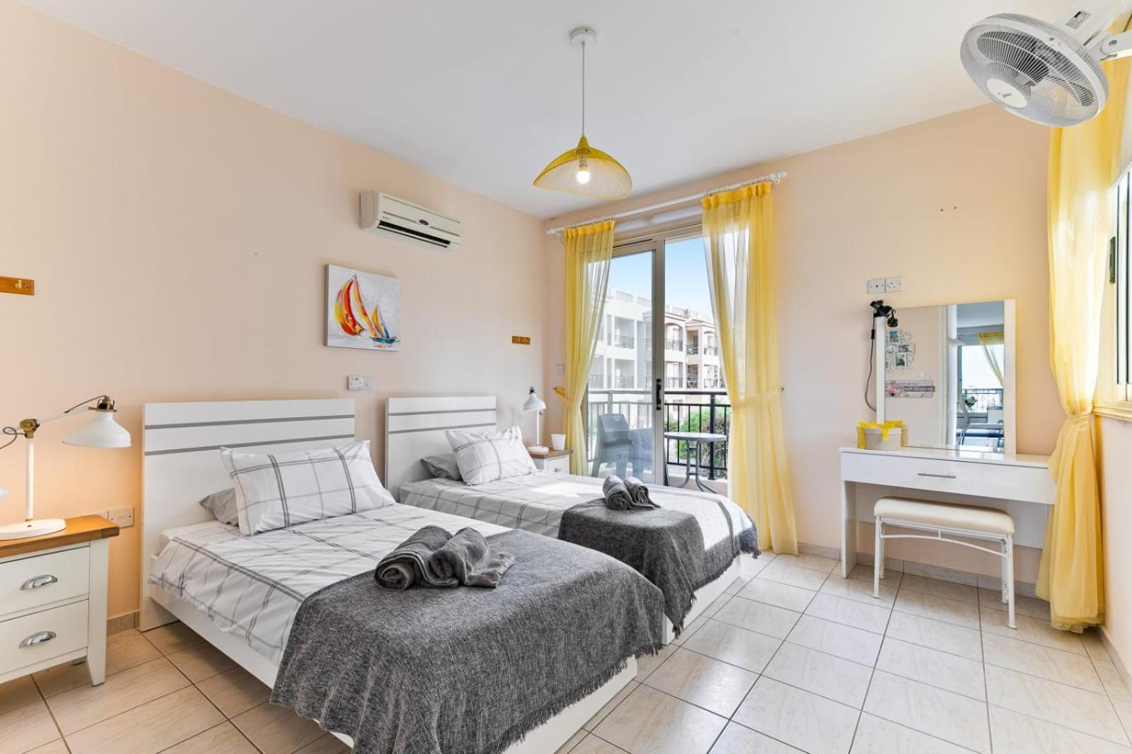 Sunny View - A Stunning Apartment With Private Rooftop Pafos Dış mekan fotoğraf