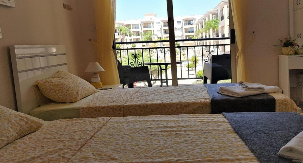 Sunny View - A Stunning Apartment With Private Rooftop Pafos Dış mekan fotoğraf